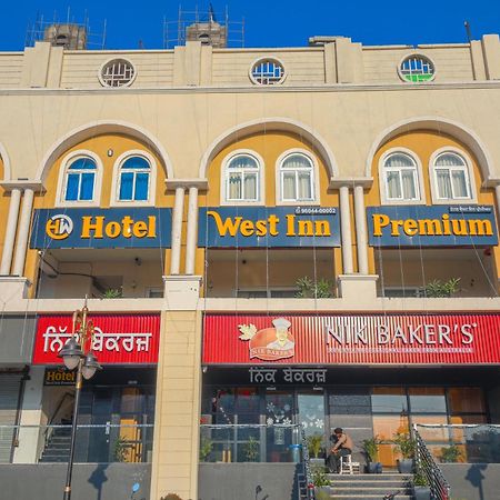 Hotel West Inn Premium Kharar Exterior photo