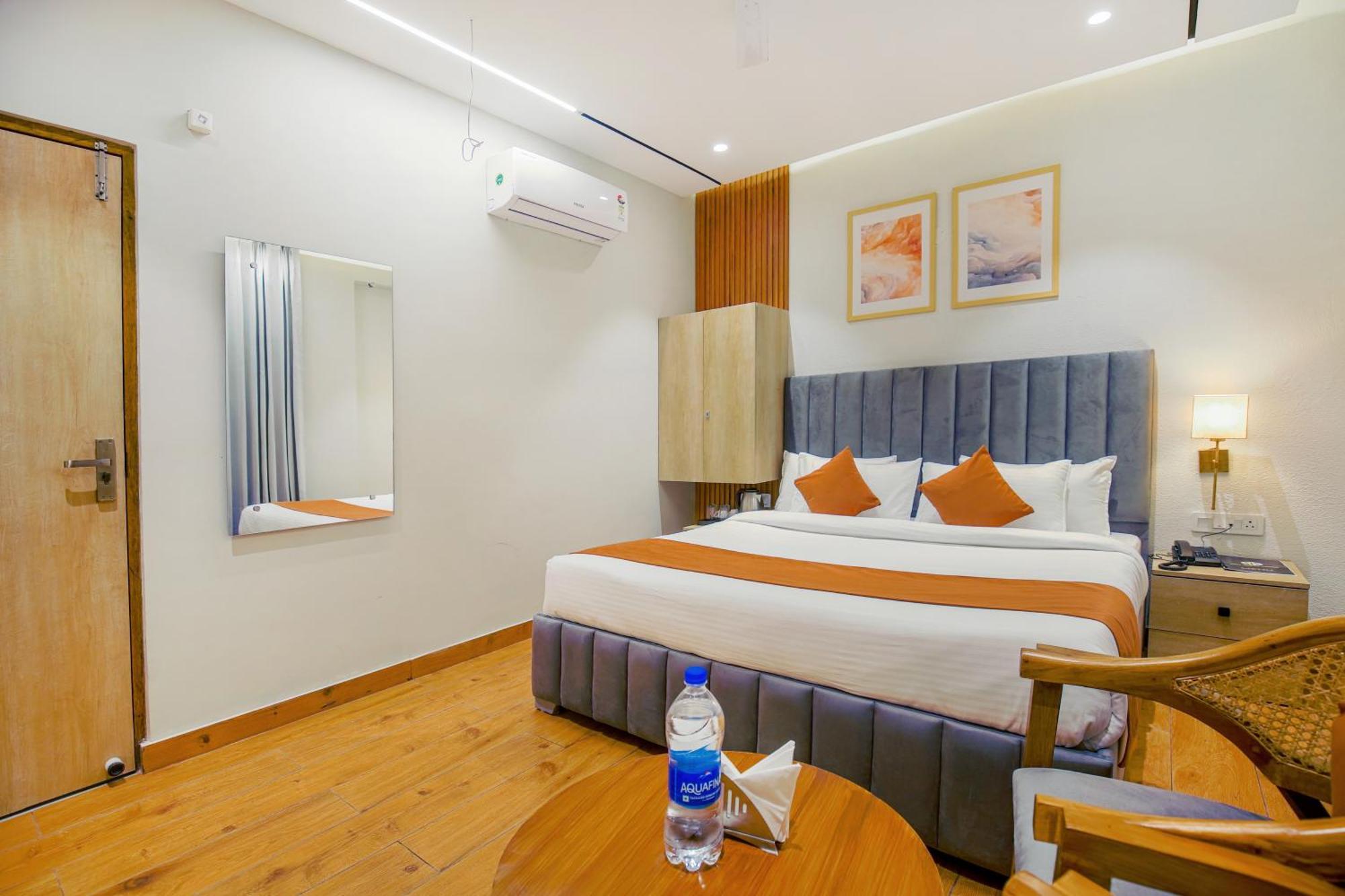 Hotel West Inn Premium Kharar Exterior photo